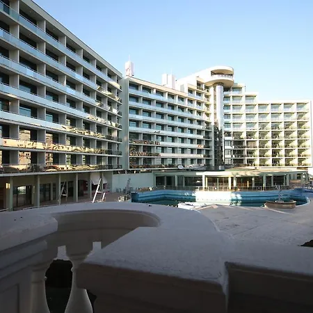New Estate In Victoria Apartment *